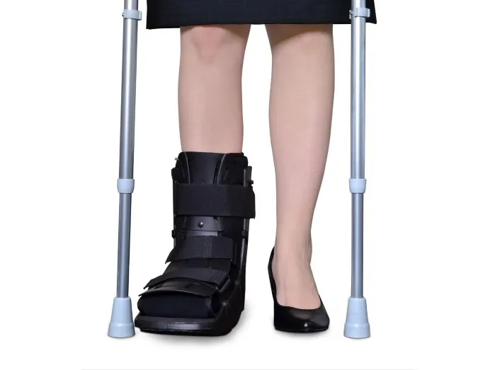 Bota ortopédica de uso ambulatorio para tratamiento postquirúrgico